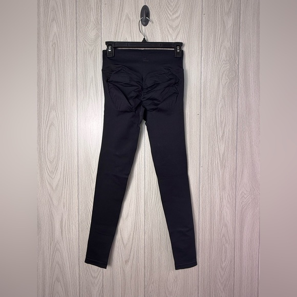 Sculpting Seamless Black Women's Leggings - Picture 3 of 11